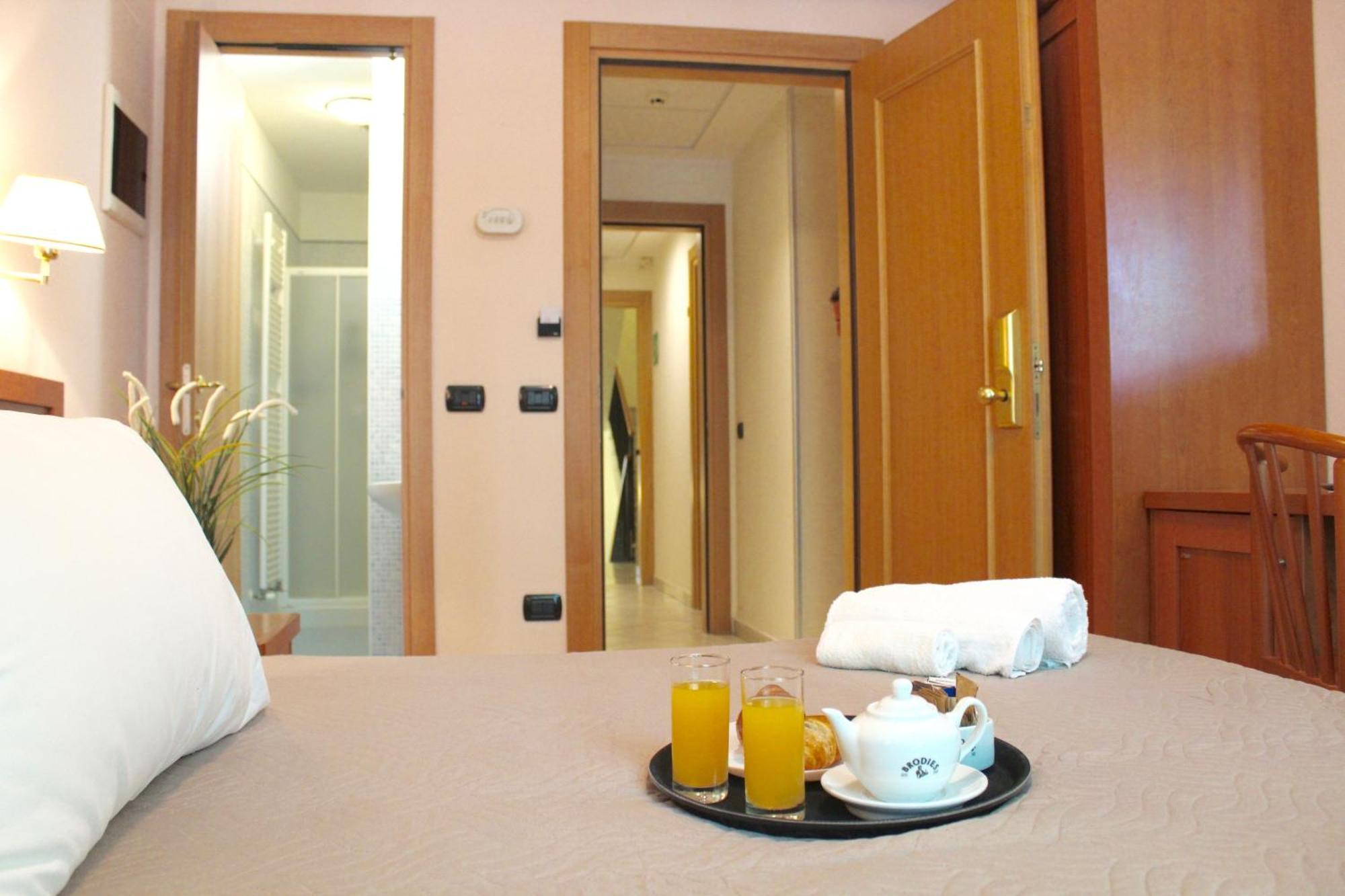 Hotel Jole チェゼナーティコ エクステリア 写真