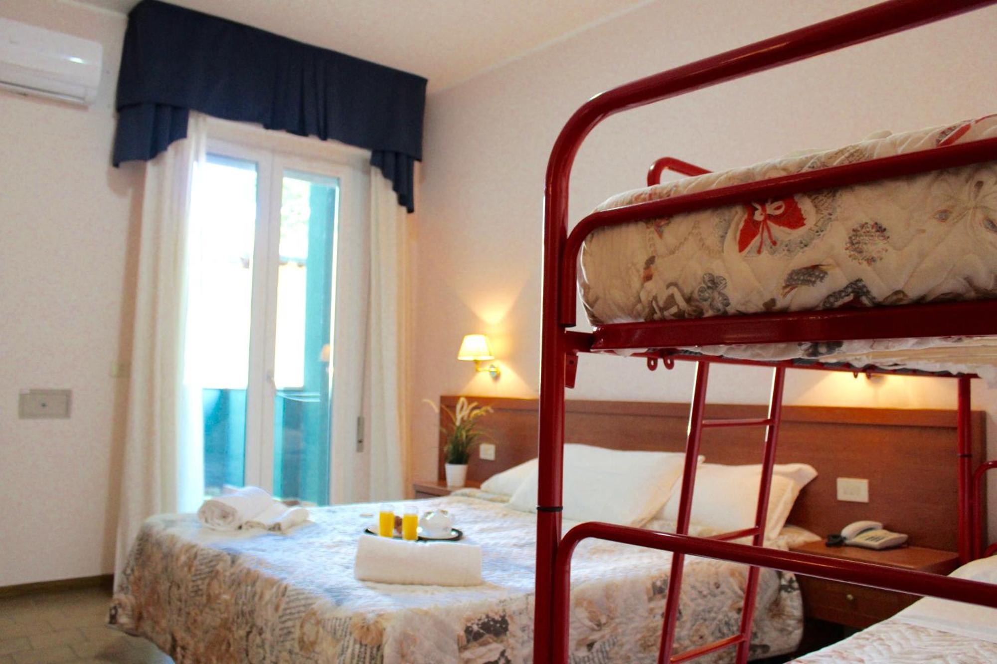 Hotel Jole チェゼナーティコ エクステリア 写真