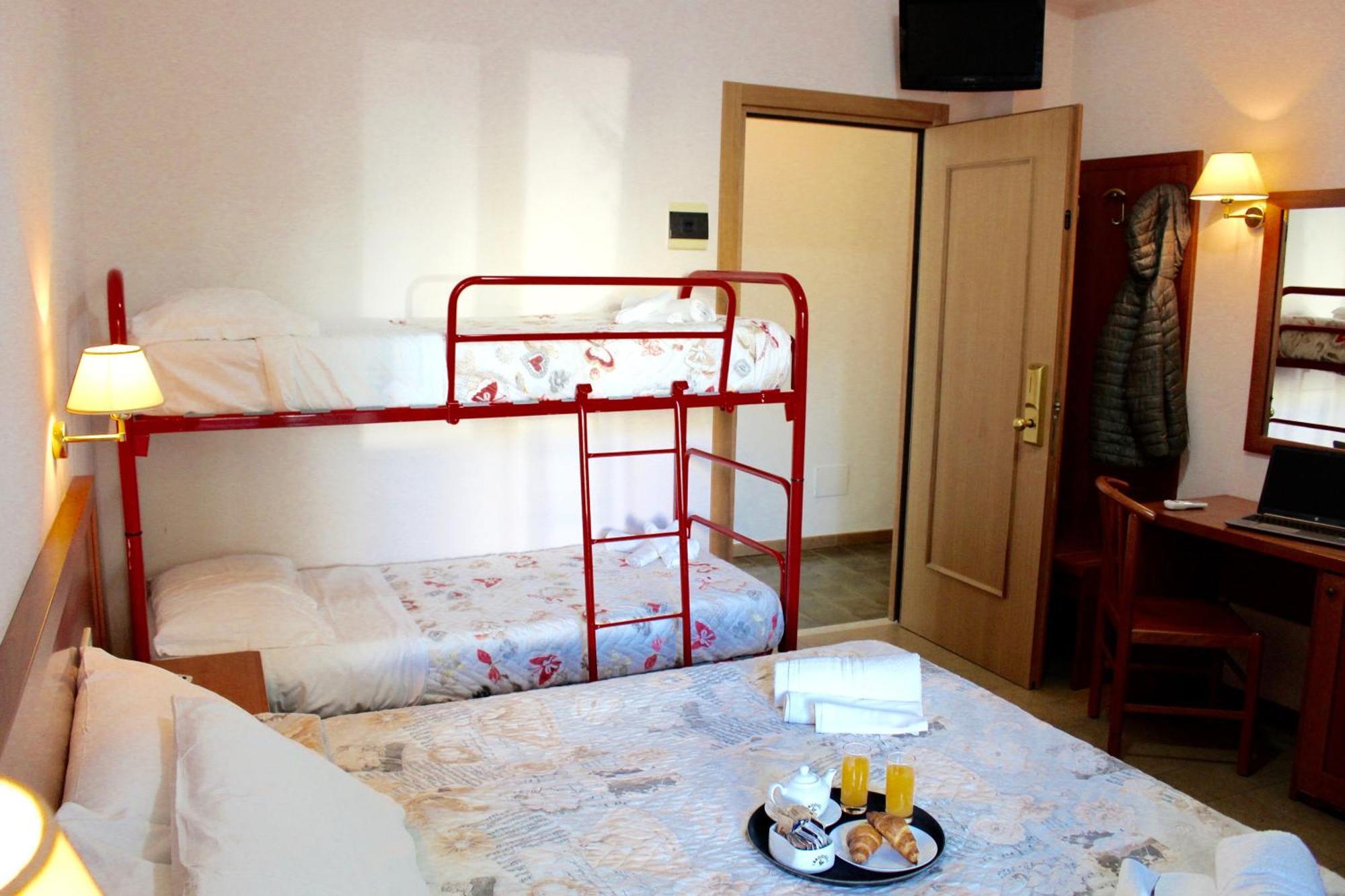 Hotel Jole チェゼナーティコ エクステリア 写真