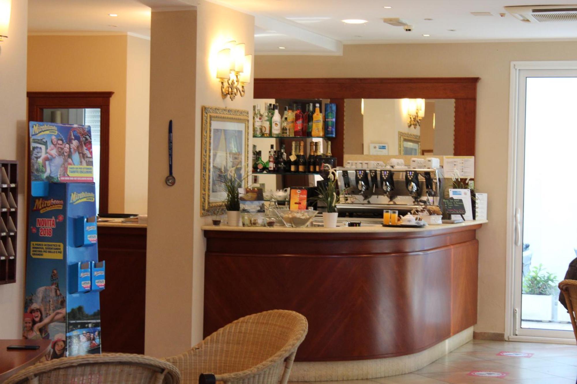 Hotel Jole チェゼナーティコ エクステリア 写真
