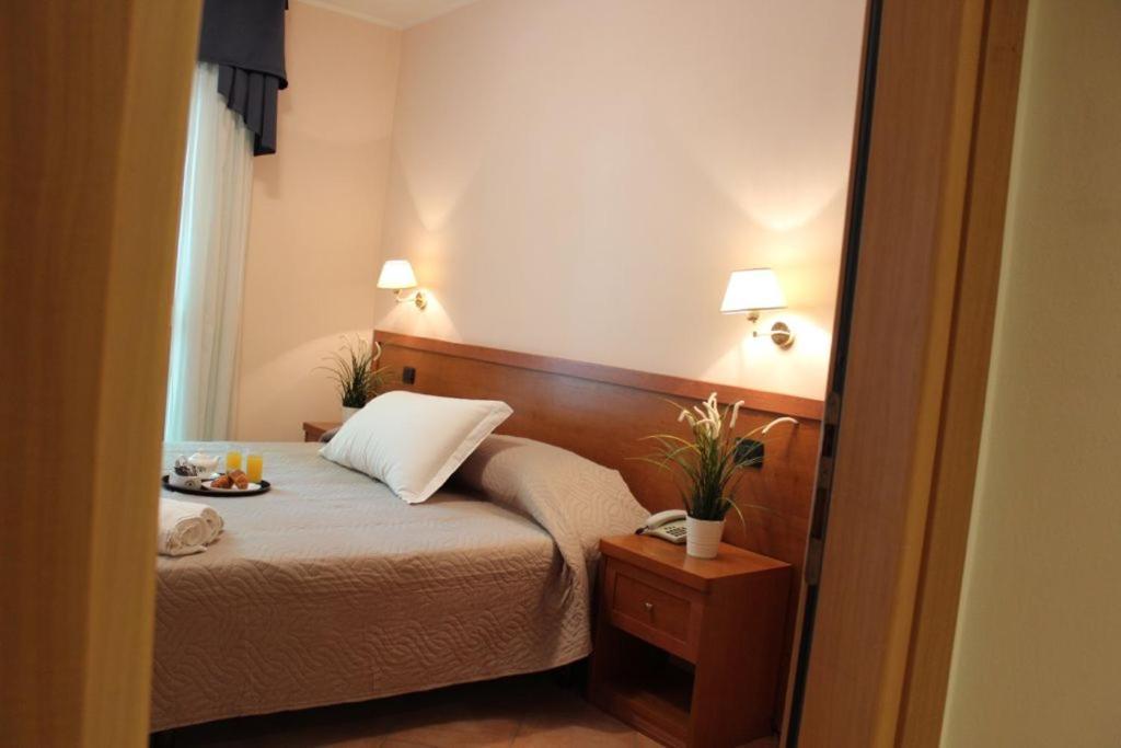 Hotel Jole チェゼナーティコ エクステリア 写真